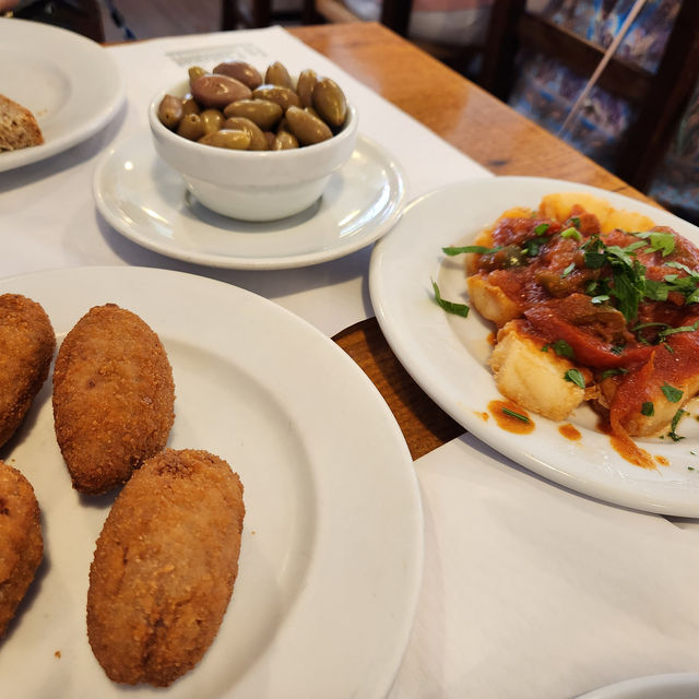 이비자 동네 맛집에서는 이렇게 먹는다!