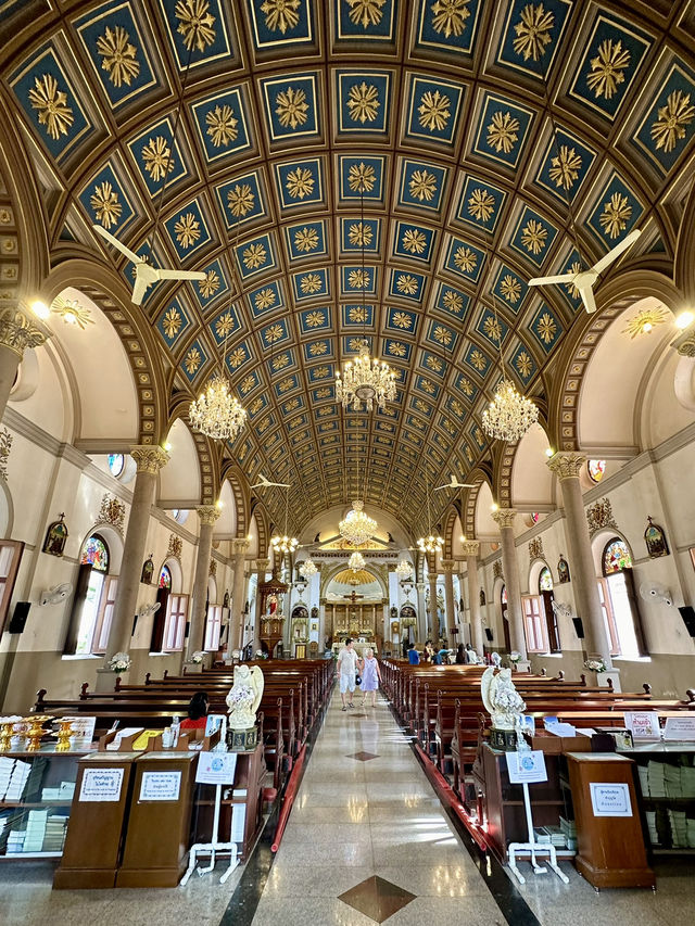 โบสถ์⛪️สีชมพูสวยหวาน ในชุมชนเก่าแก่ “กุฏีจีน”
