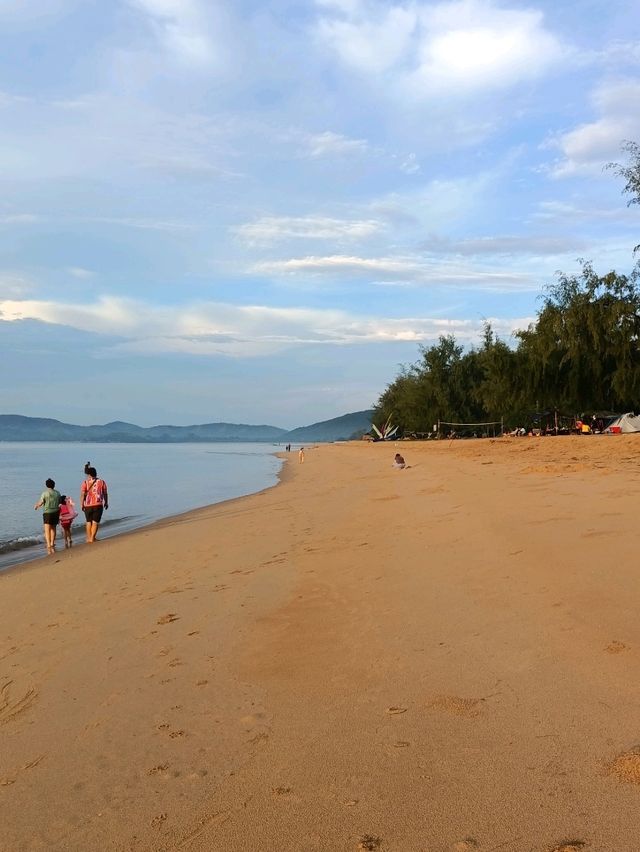 Slow life Camping ที่พักเงียบสงบริมทะเล