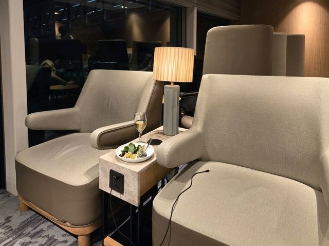 香港空港の24時間営業ラウンジ