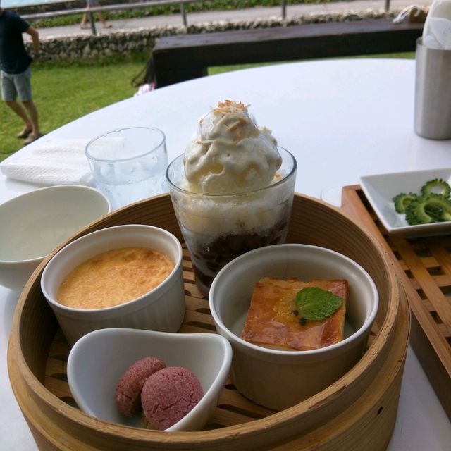 【沖縄】エメラルドビーチの絶景とともに楽しむ、チャハヤブランの沖縄ランチ