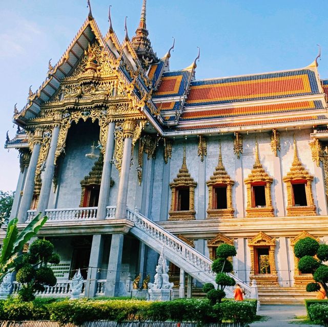泰國曼谷市區歷史古跡皇家寺廟:Wat Sutthiwararam，精美絕倫的建築和雕像，適合打卡拍照📸好去處