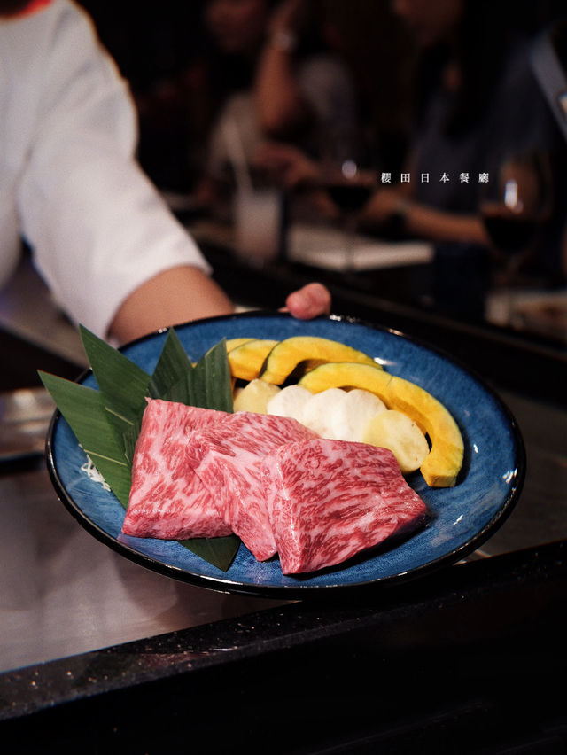 推出以日本國寶級珍味 — 出產自 日本三重縣既A5 級松阪牛炮製出頂級全牛盛宴！