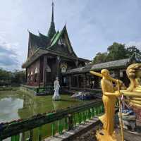 Wat Pa Maha Chedi Kaew (Wat Lan Khuad) 