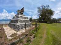 Crazy burial rites at Lake Toba