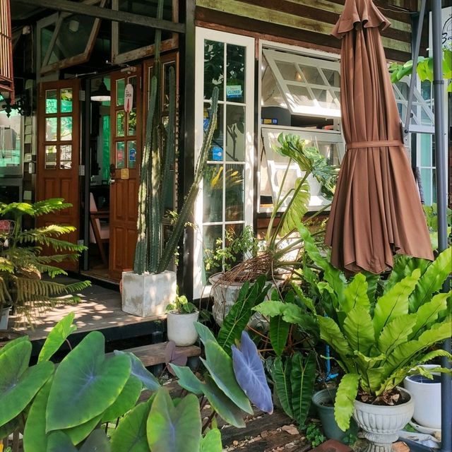 ร้านคาเฟ่เล็กๆ บรรยากาศดี ย่านบางขุนเทียน