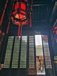 How Longhua Temple’s Art Blows Me Away