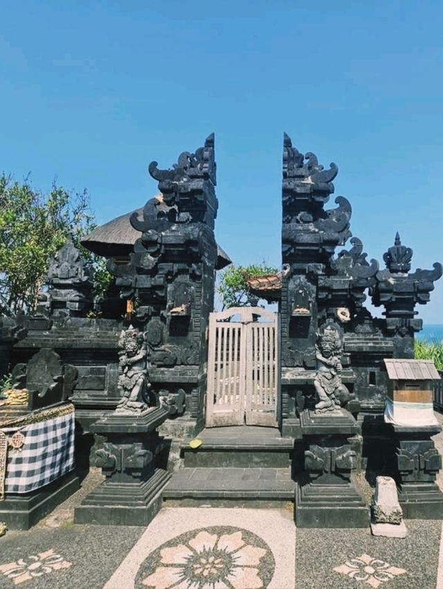 Exploring Bali's Coastal Wonder: A Day at Tanah Lot