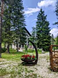 阿爾卑斯山的珍珠，東多洛米蒂的絕美景點：布萊埃斯湖 Lago di Braies