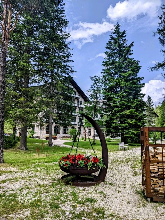 阿爾卑斯山的珍珠，東多洛米蒂的絕美景點：布萊埃斯湖 Lago di Braies
