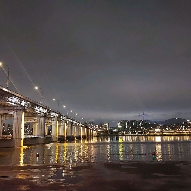 🌈น้ำพุสายรุ้ง 🌈ที่ Banpo Bridge @seoul