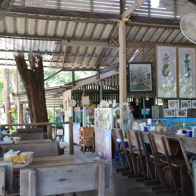 ร้านริมระเบียง เตี๋ยวเรือหมู