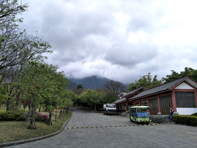 Unveiling the Secrets of Chongsheng Temple: A Walk Through History