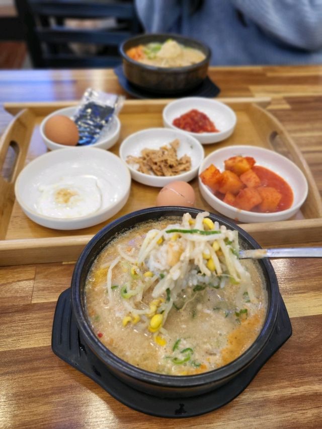 여수에서 뜨끈하게 즐기는 콩나물국밥