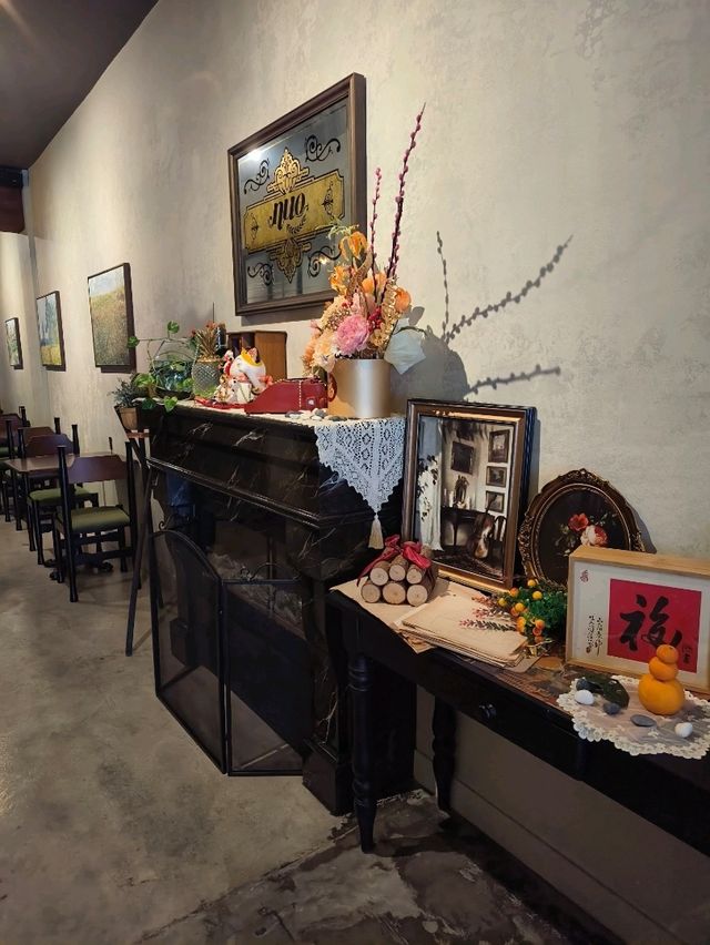 A Cafe That Feels Like Home