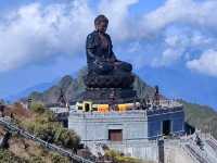 壯觀雲海的番西邦峰(海拔3,143) 