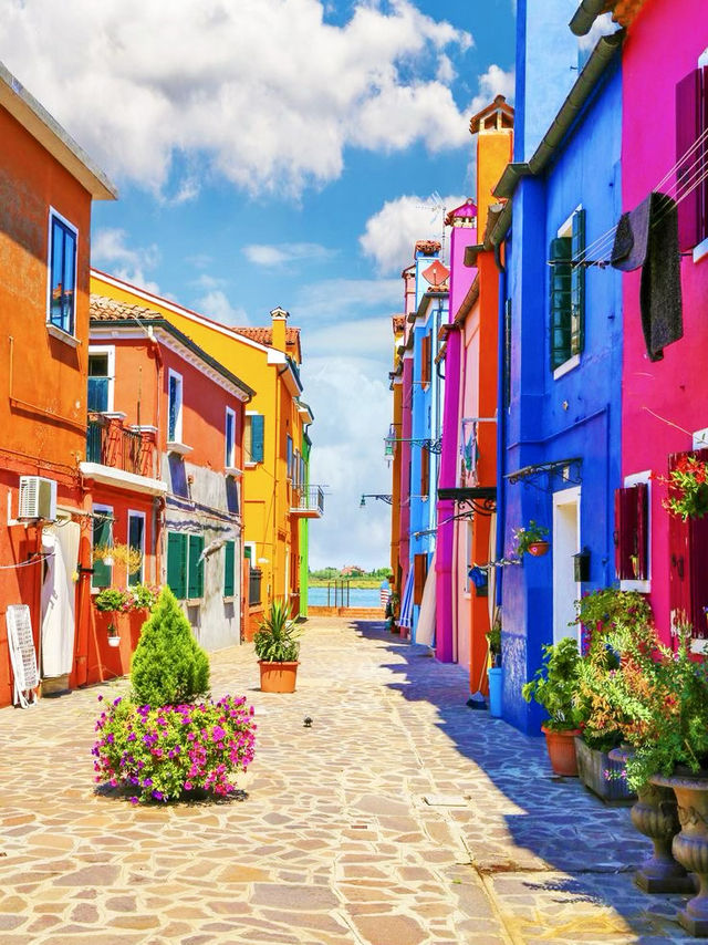 Strolling Through the Charm of Burano & Murano