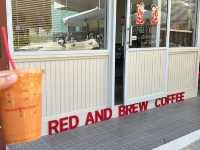 คาเฟ่ Red and Brew 