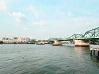 泰國曼谷著名橋景點：Phra Phutthayotfa Bridge。適合拍照打卡了觀光旅遊！ 