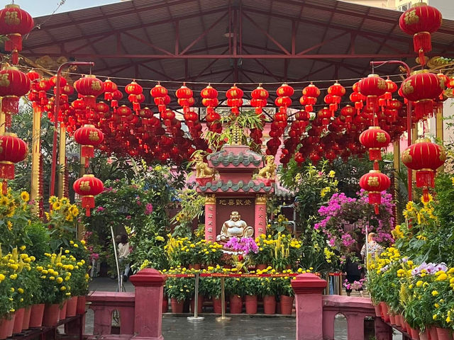 Jade Emperor Pagoda CHÙA NGỌC HOÀNG