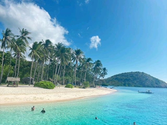Beach day at Coron
