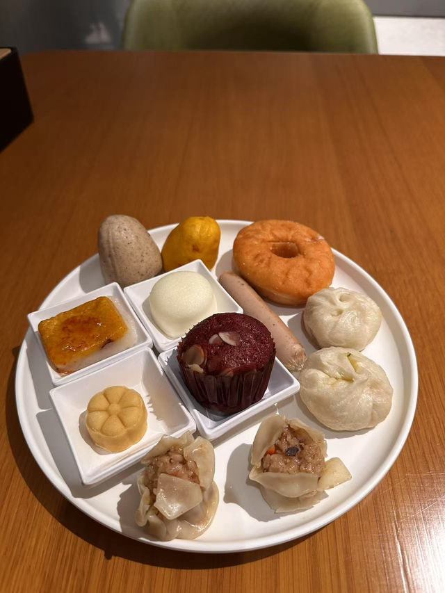 Minimalist Comfort Meets City Convenience – Ji Hotel Nanjing Road