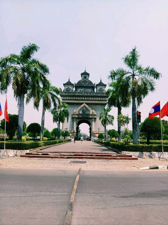 老撾首都萬象休閒旅行攻略，適合打卡拍照📸