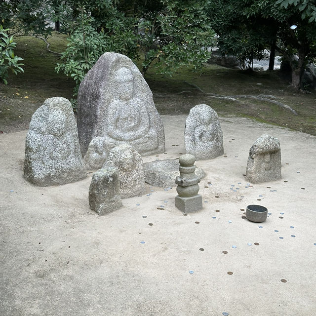 金閣寺的金色夢幻：探索京都的歷史瑰寶