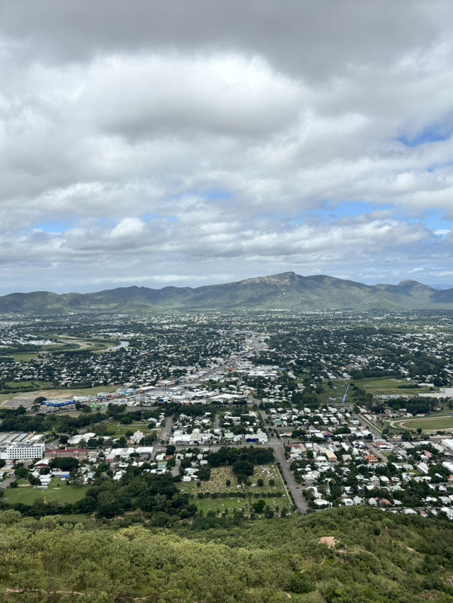 Castle Hill in Townsville 🇦🇺⛰️🥾✨