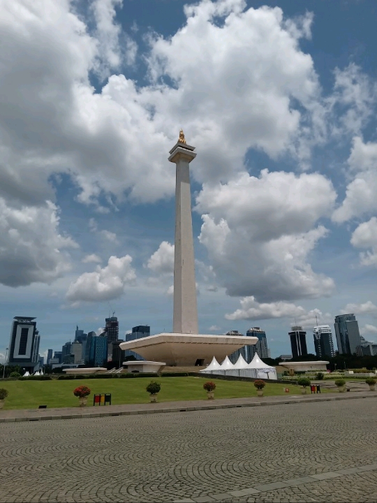 📍 Itinerary Overview: Central and South Jakarta have lots of historical sites, places to eat, and shopping options. Chinatown is full of life and places to eat.
🚩 Sightseeing Route: Avoid the Old Town. The main square and buildings have been closed off with metal barriers and security to prevent access. The rest is shabby and run down. 
🏖️ Must-Visit Attractions: National Monument, Jakarta Cathedral, and Istiqlal Mosque

🚇 Transportation: Bus stops are unmissable. They are raised platforms. Buses are frequent and cheap. There is an attendant working at each stop, so as soon as you look like you don't know what you are doing, they come over to help.
📷 Photo Spots: The Cathedral and Mosque are in close proximity to each other.
🍜 Local Cuisine: Hard to find local cuisine. It's mainly big chains and shopping malls, but keep looking around back streets behind malls. They are full of street venders.
🏠 Accommodation: As expected, there are hotels all over. Many seem to be more expensive than other parts of South East Asia, but there is a range of prices.

💡 Tips: Buy a bus travel card if you intend on seeing a lot of the city. The city is huge and tiring to travel on foot. The bus travel card is very cheap.
