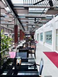 Grand Margherita Hotel: Riverside Elegance with Iconic Views