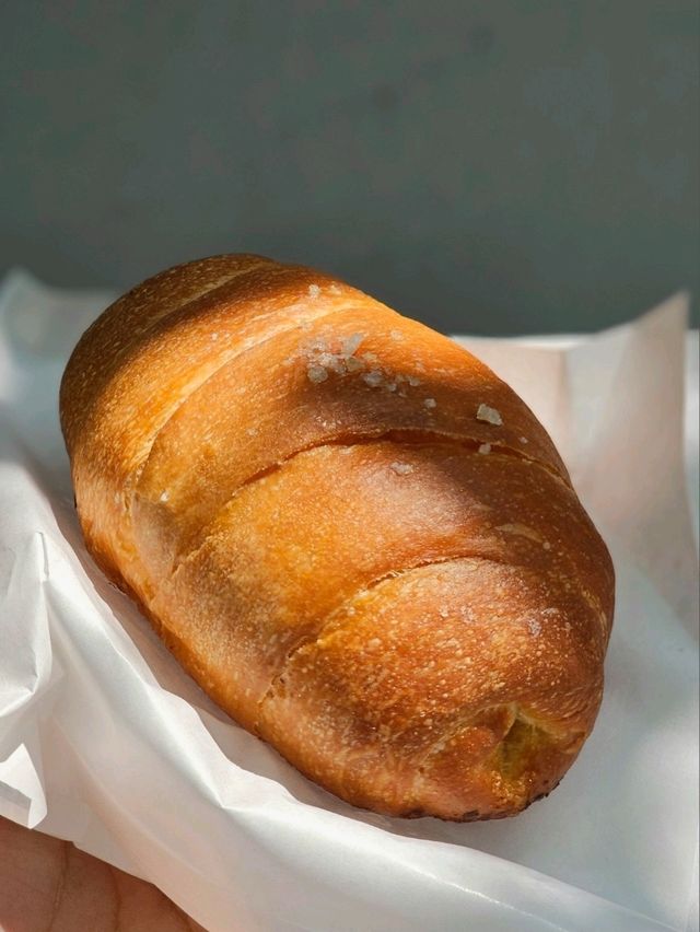 🫓 버터리한 소금빵과 쫀득꾸덕 모찌빵이 맛있는 청주 감성 카페