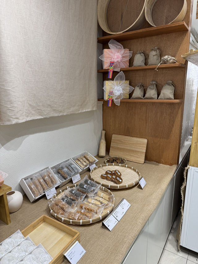 【韓国旅行】毎朝 店内で手作り！明洞のお餅屋さん