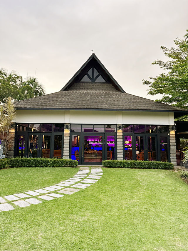 Sip, Chill, Repeat – Sunset Vibes at Karma Bar & Lounge!
