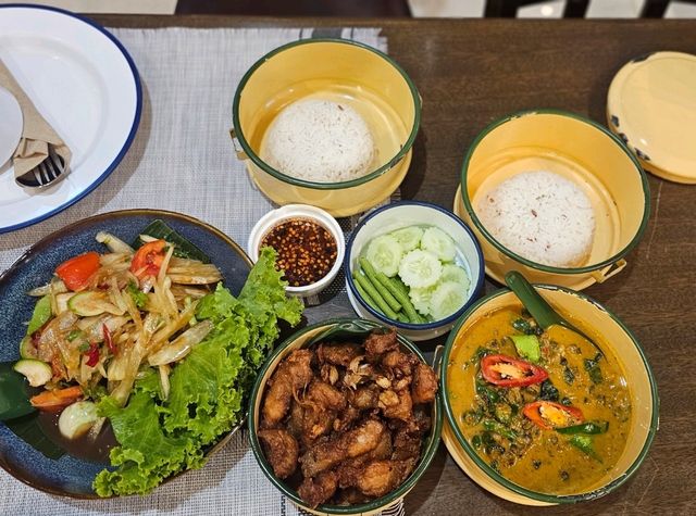 ร้านอาหารชะลอม
