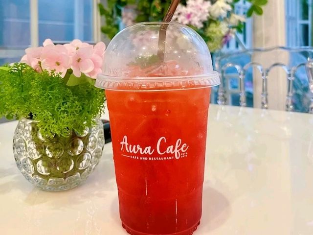 คาเฟ่ธรรมชาติหลักล้าน AURA Cafe and Restaurant