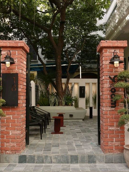 9Room Cafe