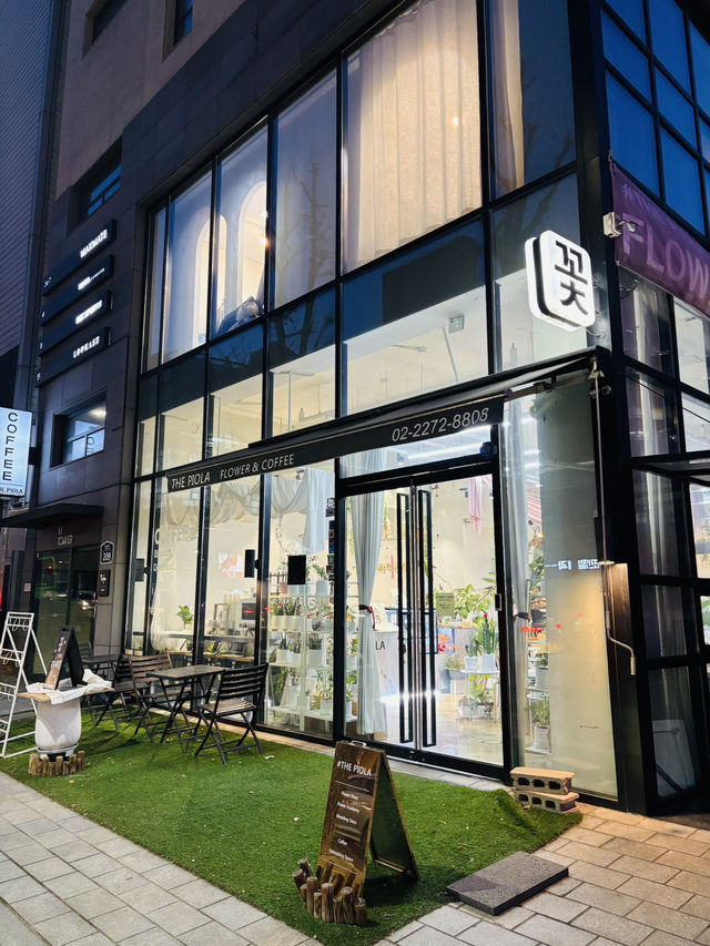 東大門のフラワーカフェ💐で疲れた体を癒して一息☕️⟡.·