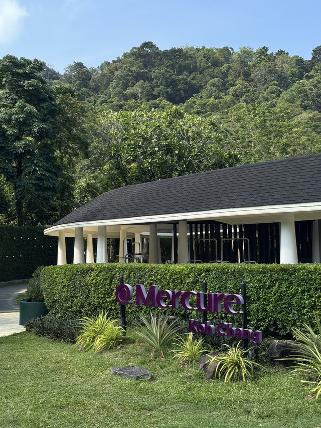 ทะเลหน้าฝนก็เฟี้ยวได้ mercure koh chang hideaway