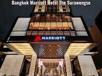 Bangkok Marriott Hotel The Surawongse สระน้ำสวยมาก