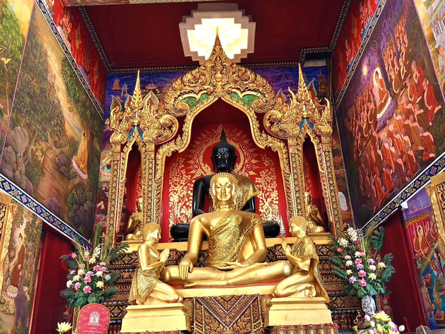 都会の喧騒を離れて、ノンタブリーの静かな寺院「ワット・チャロー」で心を整える時間を。穏やかな空気と美しい建築に癒されます