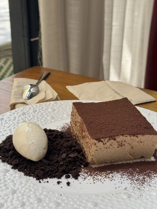 A Chic Escape: My Visit to Café de Coucou, Chengdu