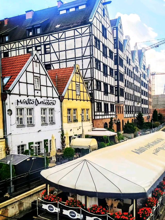 🇵🇱✨ Gdańsk: Poland’s Coastal Gem on a Shoestring Budget! ✨🇵🇱
