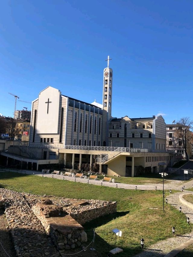 소피아 종교 건축 | 성 요셉 대성당의 현대적인 웅장함⛪