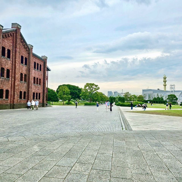 橫濱紅磚倉庫｜逛街、看海、還有小花園的完美散步行程