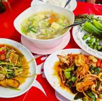 ร้านป้าแตน บุฟเฟ่ต์ข้าว-น้ำพริก ฟรี!!