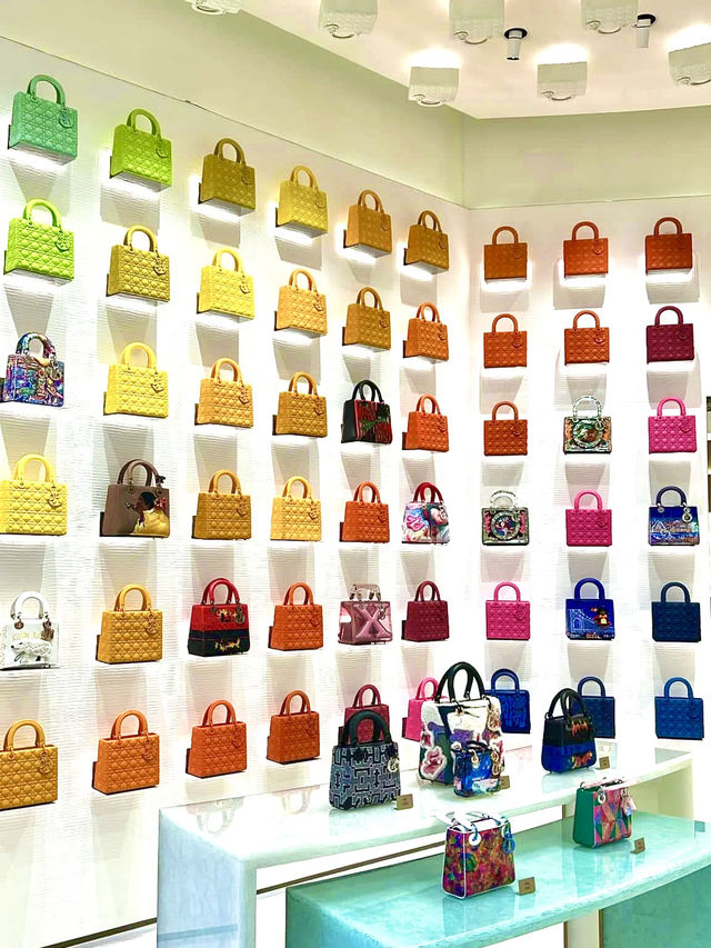 夢のような空間で、五感を満たすひとときを。 Café Dior by Mauro Colagrecoで、ラグジュアリーな