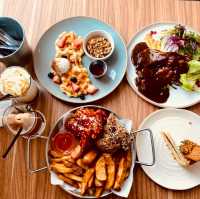 Garden Bites & Chill Vibes: Lunch at Yard & Co