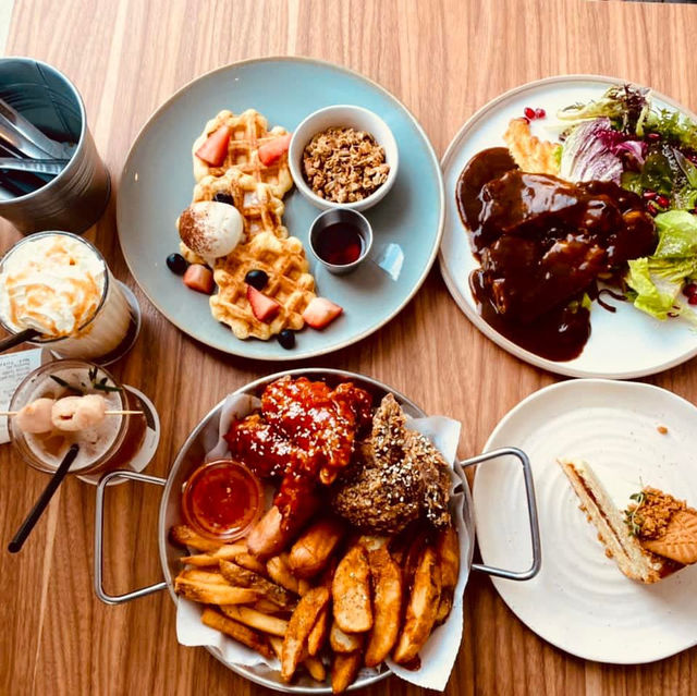 Garden Bites & Chill Vibes: Lunch at Yard & Co