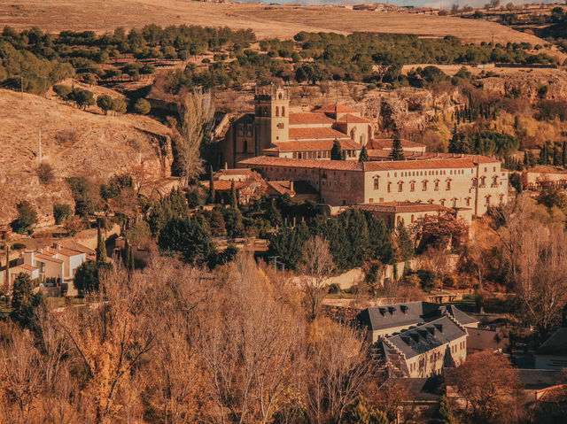 A Fairytale Fortress Above the Clouds – My Visit to the Alcázar of Segovia 
